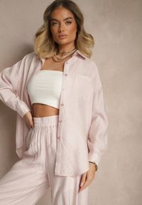 Renee - Jasnoróżowa Koszula Oversize w Klasycznym Stylu z Kieszonką Liozira. Okazja: na co dzień, na spotkanie biznesowe. Typ kołnierza: kołnierzyk klasyczny. Kolor: różowy. Styl: klasyczny #3