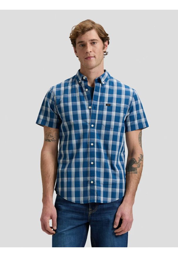 Lee - MESKA KOSZULA LEE BUTTON DOWN SS DEEP SEA PLAID 112376549. Typ kołnierza: button down