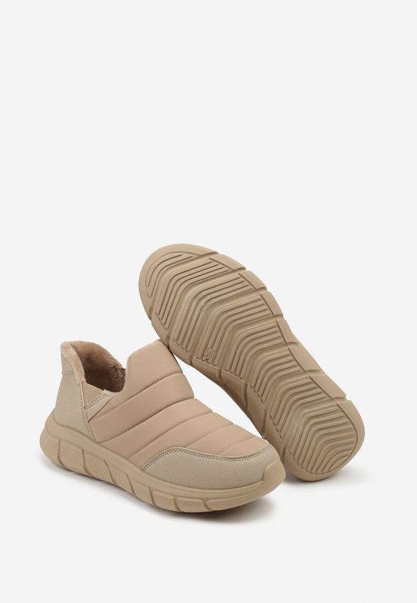 Born2be - Ciemnobeżowe Pikowane Sneakersy Śniegowce na Grubej Tłoczonej Platformie Verta. Okazja: na co dzień. Kolor: beżowy. Materiał: jeans. Obcas: na platformie. Styl: casual