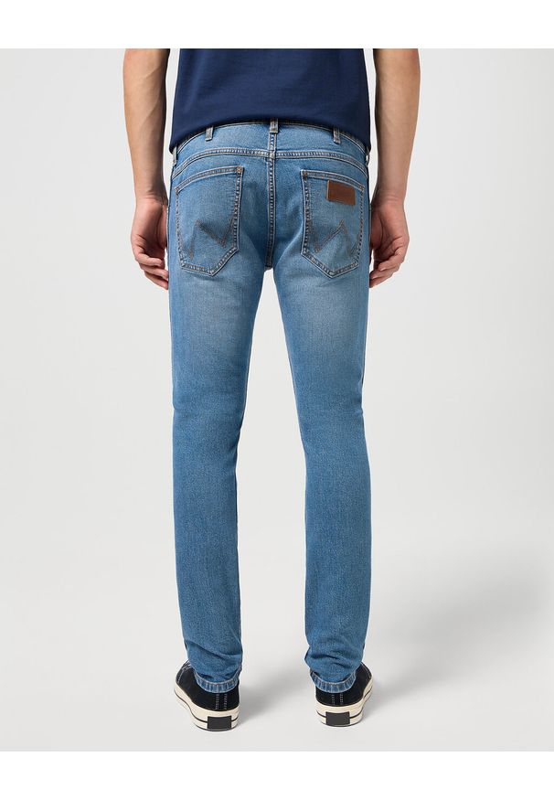 Wrangler - WRANGLER BRYSON MĘSKIE SPODNIE JEANSOWE JEANSY DŻINSY STRIDE 112350646 W14X018020