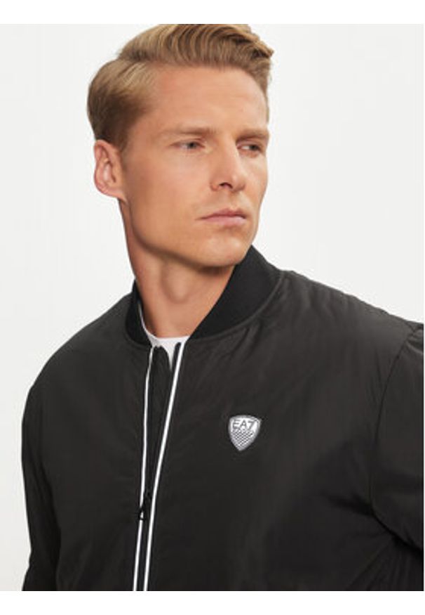 EA7 Emporio Armani Kurtka bomber 8NPB12 PN7LZ 1200 Czarny Regular Fit. Kolor: czarny. Materiał: syntetyk