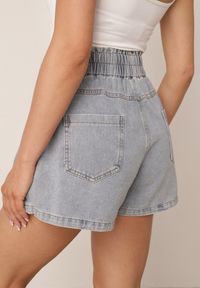 Born2be - Niebieskie Bawełniane Szorty Casual Jeansowe o Luźnym Kroju Feanyre. Okazja: na co dzień. Stan: podwyższony. Kolekcja: plus size. Kolor: niebieski. Materiał: bawełna, jeans. Styl: casual #8