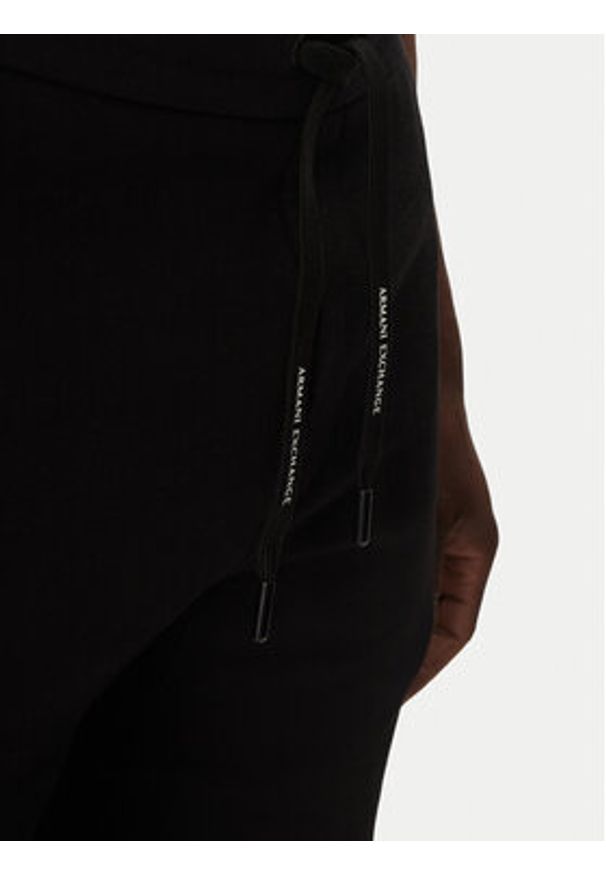 Armani Exchange Szorty sportowe 8NZS75 ZJKRZ 1200 Czarny Regular Fit. Kolor: czarny. Materiał: bawełna. Styl: sportowy