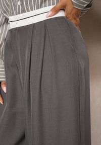 Renee - Szare Spodnie z Wiskozy Palazzo High Waist Zapinane na Suwak Nellieva. Okazja: na co dzień. Stan: podwyższony. Kolor: szary. Materiał: wiskoza. Styl: casual #3