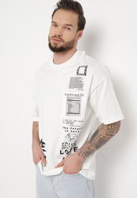 Born2be - Biała Koszulka z Bawełny z Krótkim Rękawem i Nadrukiem Heulwen. Okazja: na co dzień. Kolor: biały. Materiał: bawełna. Długość rękawa: krótki rękaw. Długość: krótkie. Wzór: nadruk. Styl: casual #6