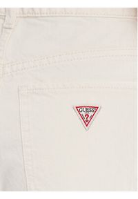 Guess Szorty jeansowe Mom W3GD26 D4Y00 Biały Regular Fit. Kolor: biały. Materiał: bawełna, jeans