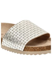 Srebrne Klapki Yokono Eleganckie Skórzane Buty Damskie. Kolor: srebrny. Materiał: skóra. Styl: elegancki #2