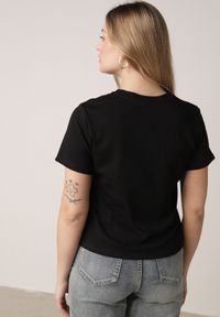 Born2be - Czarny Bawełniany T-shirt w Klasycznym Stylu Hetita. Okazja: na co dzień. Kolor: czarny. Materiał: bawełna. Wzór: haft. Styl: klasyczny #2