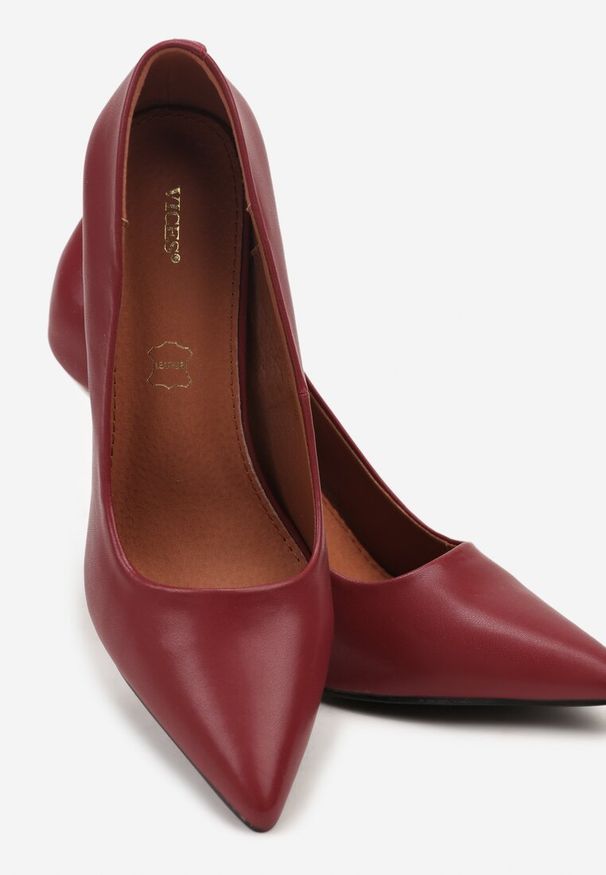 Renee - Bordowe Szpilki Vices z Wkładką ze Skóry Naturalnej Mivika. Okazja: na co dzień. Kolor: czerwony. Materiał: skóra. Obcas: na szpilce. Styl: casual