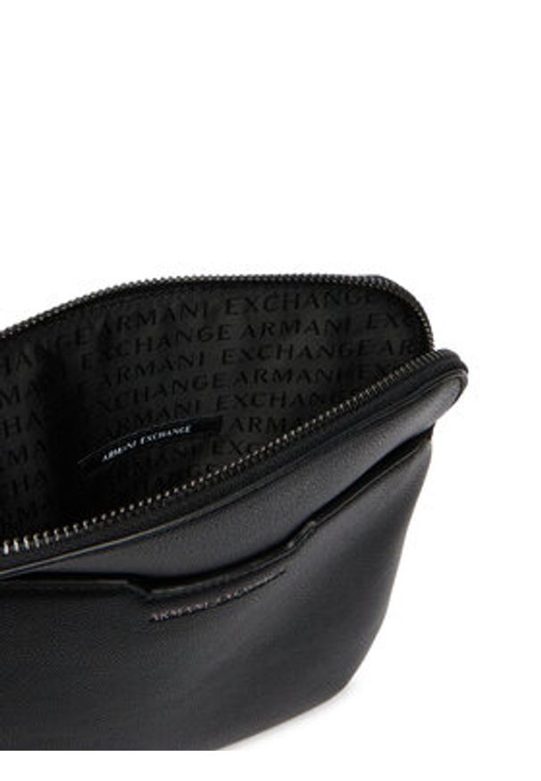 Armani Exchange Saszetka XM002586 AF22651 UC001 Czarny. Kolor: czarny. Materiał: skóra