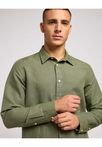 Lee - LEE PATCH SHIRT MĘSKA KOSZULA ELEGANCKA LOGO OLIVE GROVE 112350072. Styl: elegancki