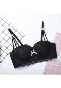 Intica - Biustonosz balkonetka push-up koronkowy z kokardkami Hafize. Kolor: czarny. Materiał: koronka. Rodzaj stanika: push-up