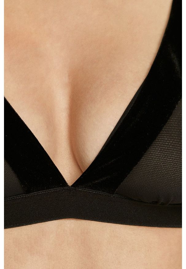 Undress Code - Biustonosz FEEL EXTRAORDINARY. Kolor: czarny