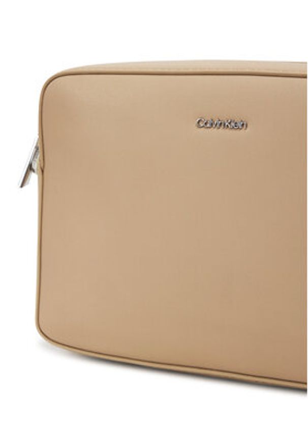 Calvin Klein Torebka Ck Must Small Camera Bag K60K613145 Beżowy. Kolor: beżowy. Materiał: skórzane