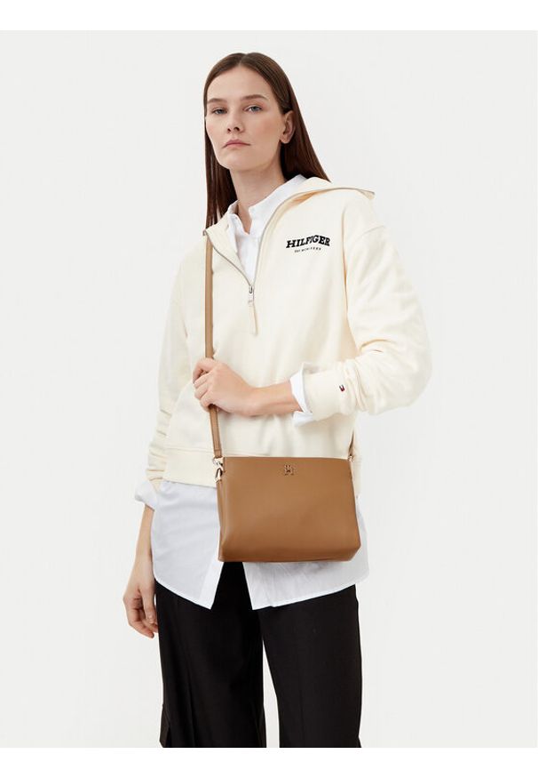 TOMMY HILFIGER - Tommy Hilfiger Torebka Th Legacy Mini Crossover AW0AW17225 Brązowy. Kolor: brązowy. Materiał: skórzane