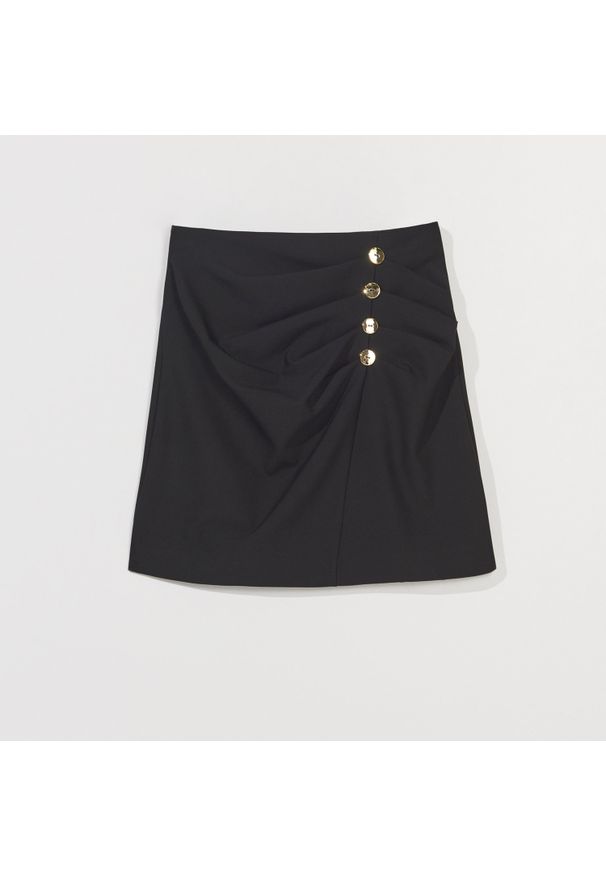 Mohito - Spódnica mini z ozdobnymi guzikami - Czarny. Kolor: czarny
