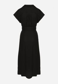 Born2be - Czarna Bawełniana Sukienka Koszulowa na Krótki Rękaw z Dodatkowym Paskiem Callira. Okazja: na spacer, na co dzień. Kolor: czarny. Materiał: bawełna. Długość rękawa: krótki rękaw. Typ sukienki: koszulowe. Styl: casual, elegancki #3