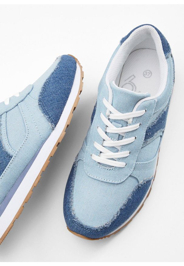 bonprix - Sneakersy. Kolor: niebieski