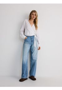 Reserved - Kopertowa koszula z dodatkiem lnu - biały. Kolor: biały. Materiał: len #1