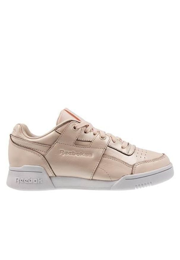 Buty do chodzenia damskie Reebok W LO Plus Iridescent. Zapięcie: sznurówki. Kolor: biały, beżowy, wielokolorowy. Materiał: skóra, syntetyk, tkanina, materiał. Szerokość cholewki: normalna. Sport: turystyka piesza