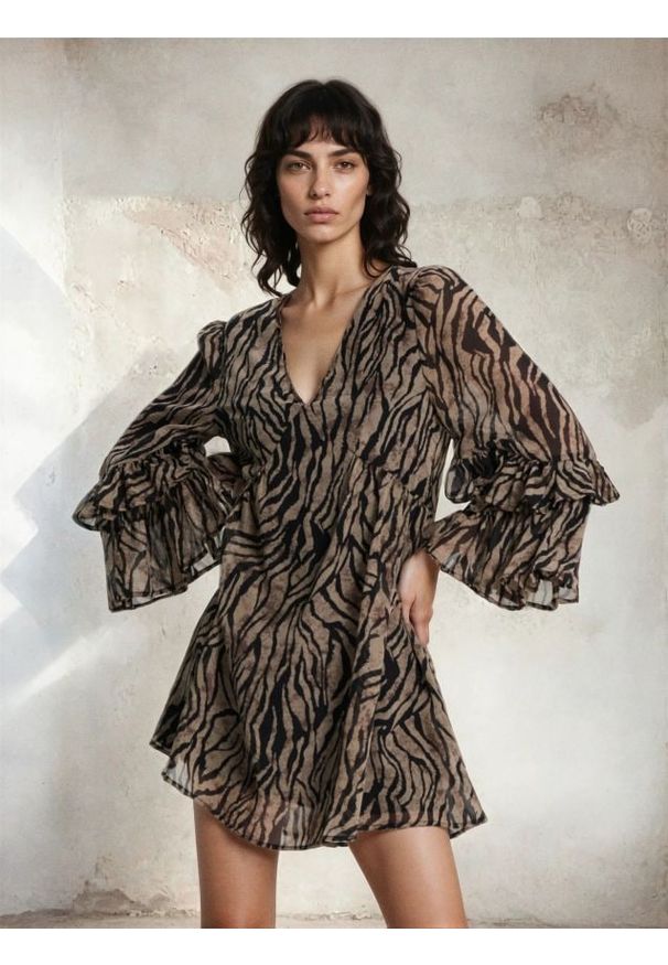 Sinsay - Wzorzysta sukienka mini - wielobarwny. Długość: mini