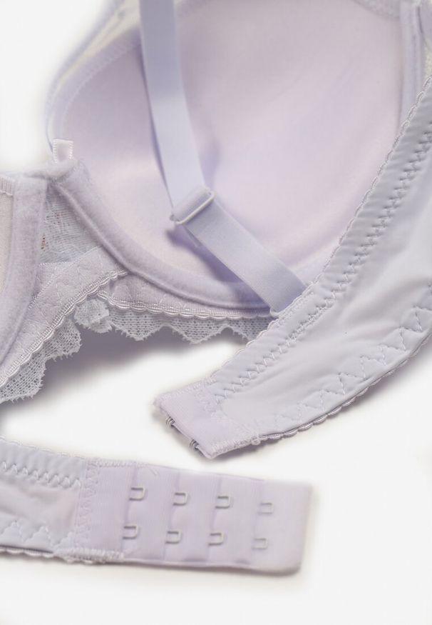 Renee - Biały Usztywniany Biustonosz Full Cup z Subtelną Koronką Serumka. Kolor: biały. Materiał: koronka. Wzór: koronka