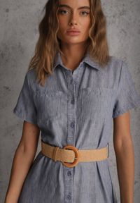 Renee - Niebieska Sukienka o Koszulowym Fasonie z Krótkim Rękawem i Paskiem z Klamrą Sylphusi. Okazja: na randkę. Kolor: niebieski. Materiał: zamsz, materiał. Długość rękawa: krótki rękaw. Typ sukienki: koszulowe. Styl: elegancki #6