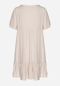 Born2be - Jasnobeżowa Sukienka z Bawełny o Rozkloszowanym Kroju z Wiązaniem przy Dekolcie Mepilea. Okazja: na co dzień. Kolor: beżowy. Materiał: bawełna. Długość rękawa: krótki rękaw. Sezon: wiosna, lato. Typ sukienki: rozkloszowane. Styl: klasyczny, casual, elegancki #7