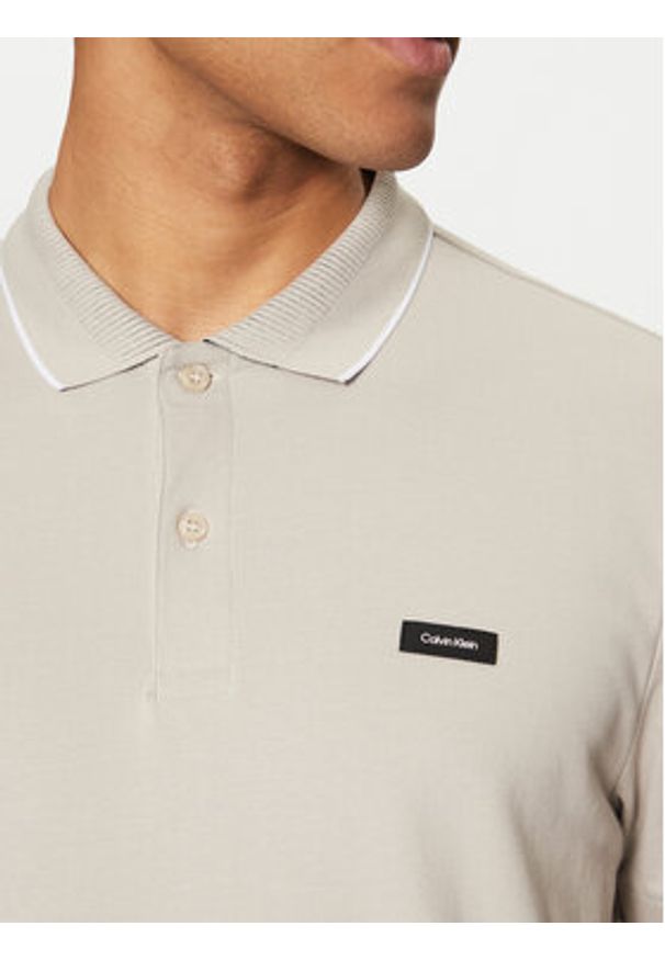 Calvin Klein Polo K10K114141 Beżowy Regular Fit. Typ kołnierza: polo. Kolor: beżowy. Materiał: bawełna