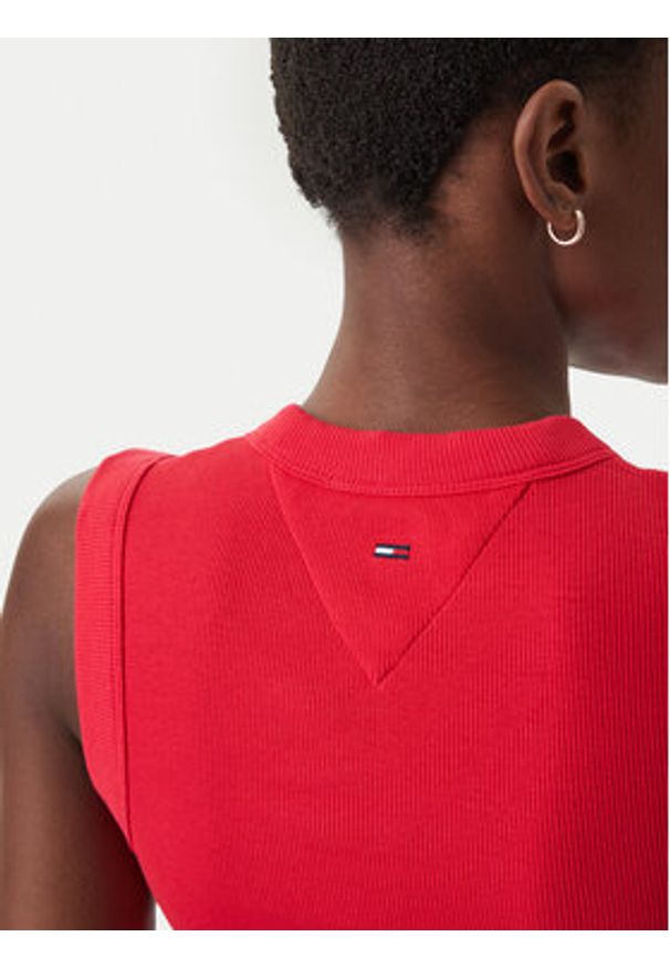 Tommy Jeans Top DW0DW22577 Czerwony Slim Fit. Kolor: czerwony. Materiał: bawełna
