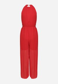 Born2be - Czerwony Taliowany Kombinezon z Dekoltem Typu Halter z Gumką w Pasie i Materiałowym Paskiem Xolefia. Okazja: na co dzień, na imprezę. Kolor: czerwony. Materiał: materiał. Styl: casual, elegancki #7
