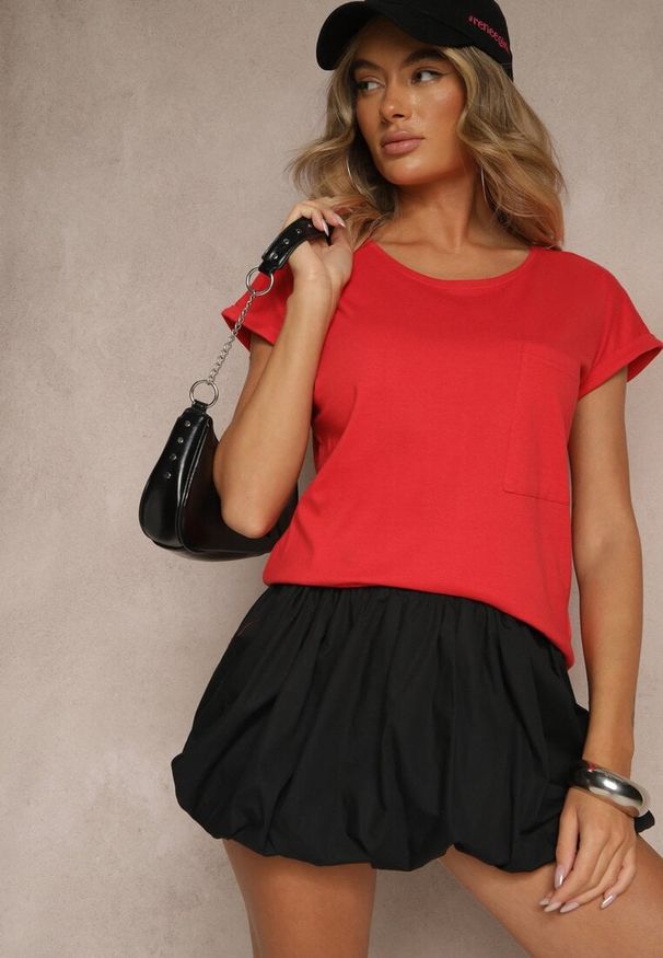 Renee - Czerwony Bawełniany T-shirt z Kieszonką Zireanda. Okazja: na co dzień. Kolor: czerwony. Materiał: bawełna. Styl: klasyczny, casual