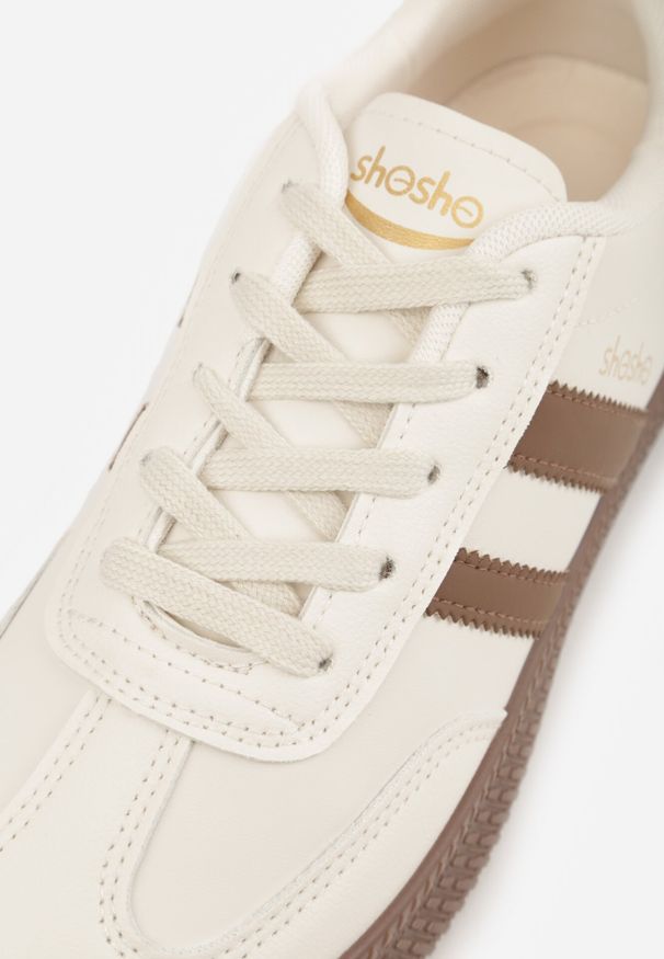 Born2be - Beżowo-Brązowe Sneakersy w Stylu Tenisówek z Paskami na Boku Saliena. Okazja: do pracy, na co dzień, na spotkanie biznesowe. Zapięcie: pasek. Kolor: beżowy. Materiał: materiał, jeans, skóra. Sport: tenis