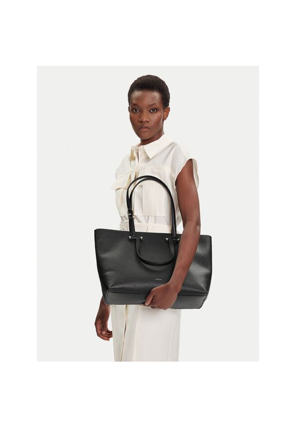 Torebka Furla. Kolor: czarny