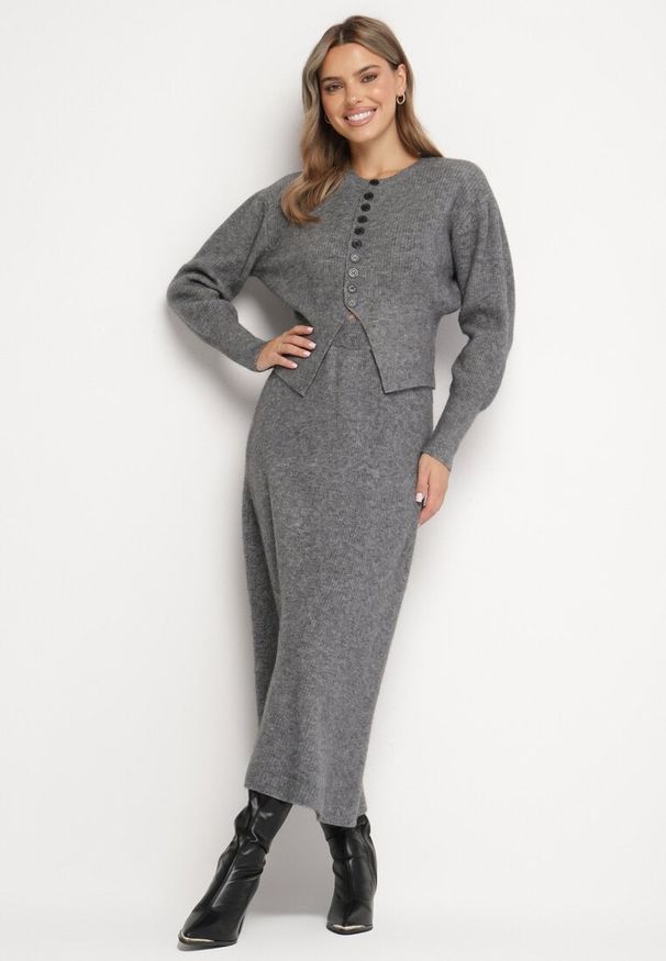 Born2be - Ciemnoszary Dzianinowy Komplet z Wełną Spódnica z Gumką i Kardigan na Guziki Colzina. Kolor: szary. Materiał: dzianina, wełna