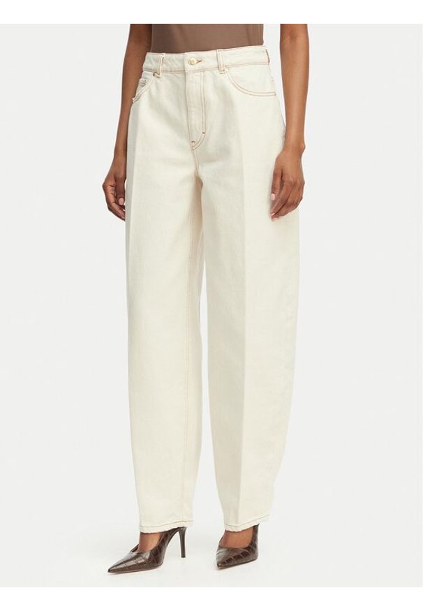 Hugo - HUGO Jeansy Gimine_5 50561201 Écru Barrel Fit. Kolor: kremowy