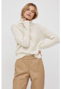 Vero Moda Sweter damski kolor kremowy z golfem. Typ kołnierza: golf. Kolor: beżowy. Materiał: bawełna, dzianina. Długość rękawa: długi rękaw. Długość: długie. Wzór: ze splotem #3