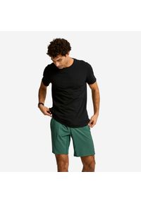 DOMYOS - Koszulka z krótkim rękawem męska Domyos Gym & Pilates 100 Sportee. Kolor: czarny. Materiał: tkanina, elastan, materiał, prążkowany, poliester, bawełna. Długość rękawa: krótki rękaw. Długość: krótkie. Sport: joga i pilates #1