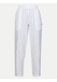 Regatta Spodnie materiałowe Corso RWJ298 Biały Relaxed Fit. Kolor: biały. Materiał: bawełna #1