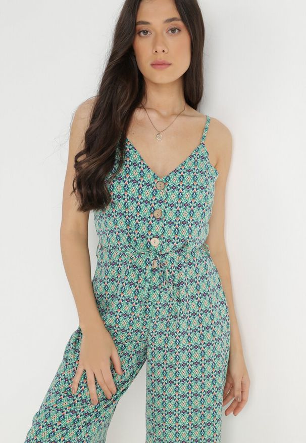 Born2be - Zielony Kombinezon Siffo. Kolor: zielony. Materiał: materiał. Długość rękawa: na ramiączkach. Wzór: aplikacja, kolorowy, jednolity. Sezon: lato