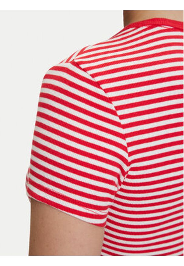 Tommy Jeans T-Shirt DW0DW17383 Czerwony Slim Fit. Kolor: czerwony. Materiał: bawełna