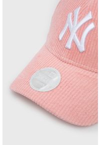 New Era czapka kolor różowy z aplikacją. Kolor: różowy. Wzór: aplikacja