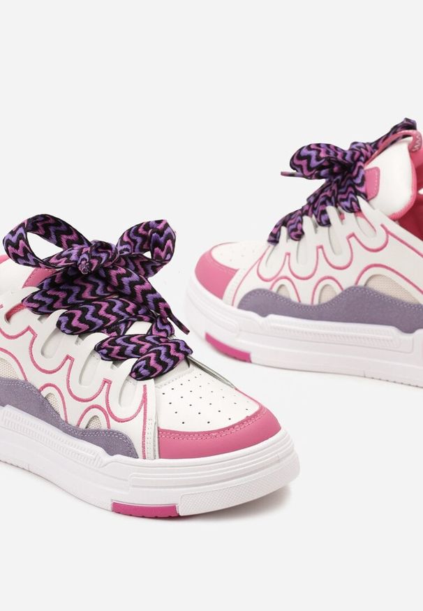 Born2be - Biało-Fuksjowe Sneakersy na Grubej Podeszwie z Ozdobnymi Sznurówkami Theist. Zapięcie: sznurówki. Kolor: biały. Sport: turystyka piesza