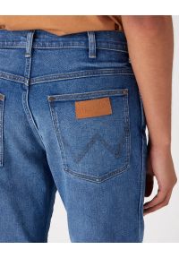 Wrangler - WRANGLER RIVER MĘSKIE SPODNIE JEANSOWE SMOKE SEA W17TYLZ71 112331074