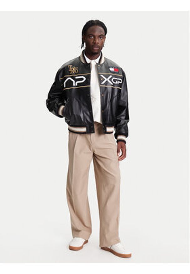 TOMMY HILFIGER - Tommy Hilfiger Spodnie materiałowe F1 Movie Public MW0MW41373 Beżowy Straight Fit. Kolor: beżowy. Materiał: bawełna
