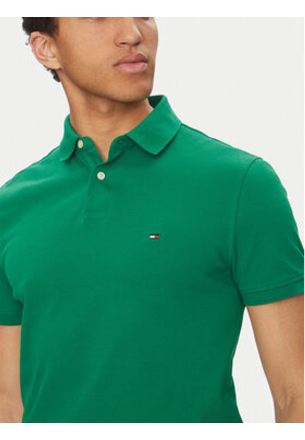 TOMMY HILFIGER - Tommy Hilfiger Polo 1985 MW0MW17770 Zielony Regular Fit. Typ kołnierza: polo. Kolor: zielony. Materiał: bawełna