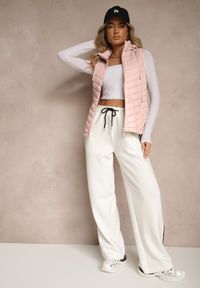 Renee - Różowa Kamizelka z Ozdobnym Pikowaniem i Kapturem z Możliwością Odpięcia Ninaviona. Okazja: na co dzień. Kolor: różowy. Materiał: jeans. Styl: klasyczny, casual, elegancki #3