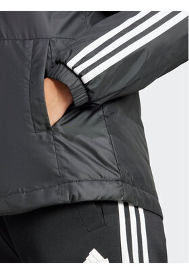 Adidas - adidas Kurtka przejściowa Essentials 3-Stripes IN3288 Czarny Regular Fit. Kolor: czarny. Materiał: syntetyk