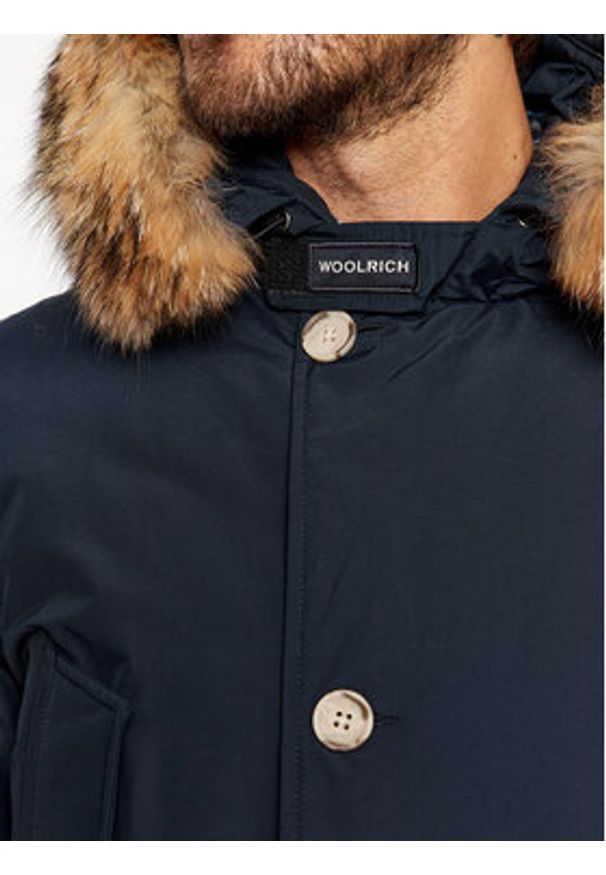Woolrich Kurtka puchowa Arctic CFWOOU0482MRUT0001 Granatowy Regular Fit. Kolor: niebieski. Materiał: bawełna