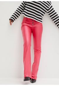 bonprix - Spodnie dzwony ze sztucznej skóry. Kolor: różowy. Materiał: skóra #1